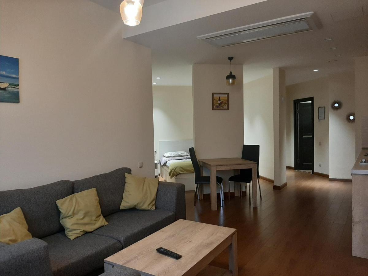 Pride Properties Welcomes You At 17 Buzant St 11-166 Yerevan Armenia Exterior foto